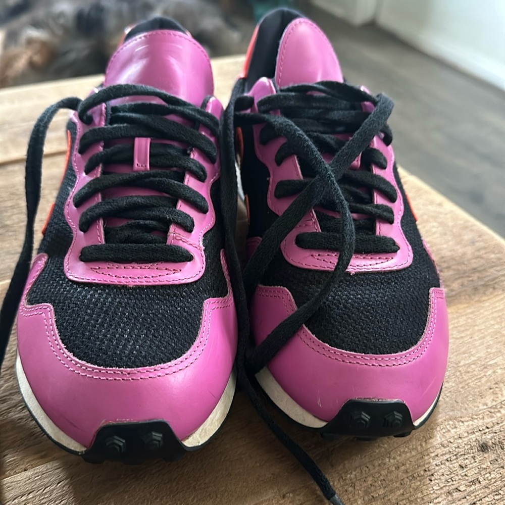 Trade/sell Veja shoes size 8. New pretty purple black and orange tennis shoes. - Picture 3 of 7